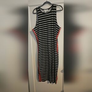 MUST GO!!! Maxi stripped black and white dress